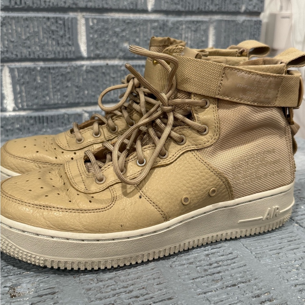 Size 6.5 Nike FS Air Force 1 Mid Mushroom